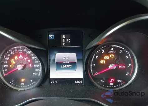 2016 Mercedes-Benz C 300 z USA, uszkodzony, nr VIN 55SWF4JB8GU105640